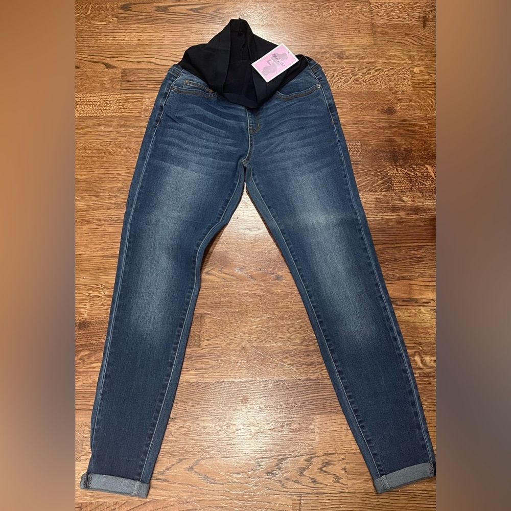 BNWT Maternity Jeans/jeggings, full panel size Medium